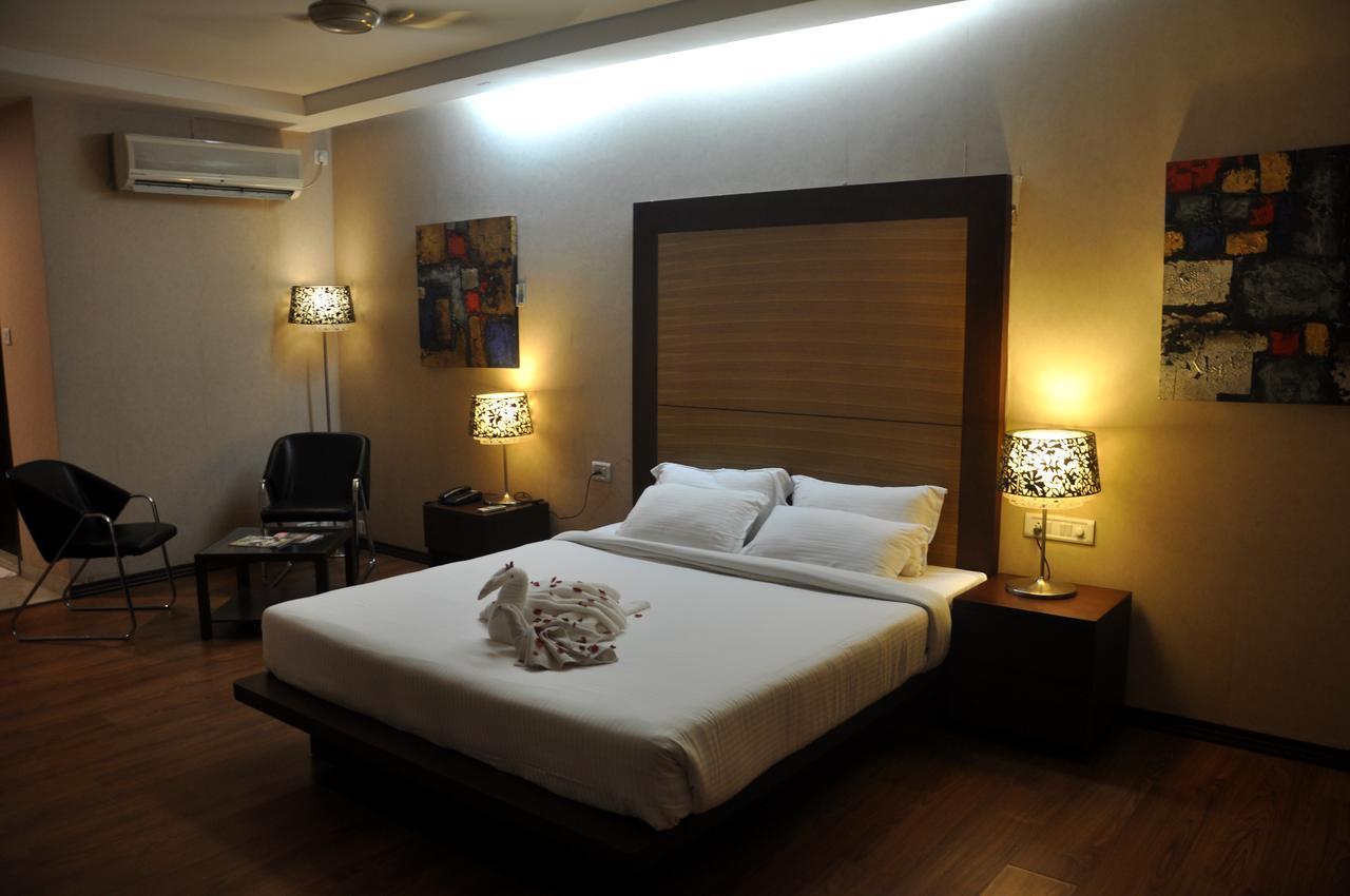 Jorhāt Hotel Md'S Continental מראה חיצוני תמונה